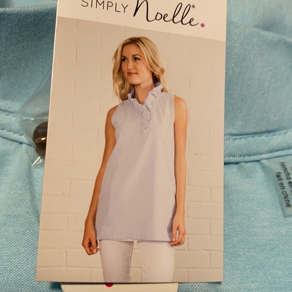 NWT Simply Noelle Sleeveless Blouse Sky Blue Top